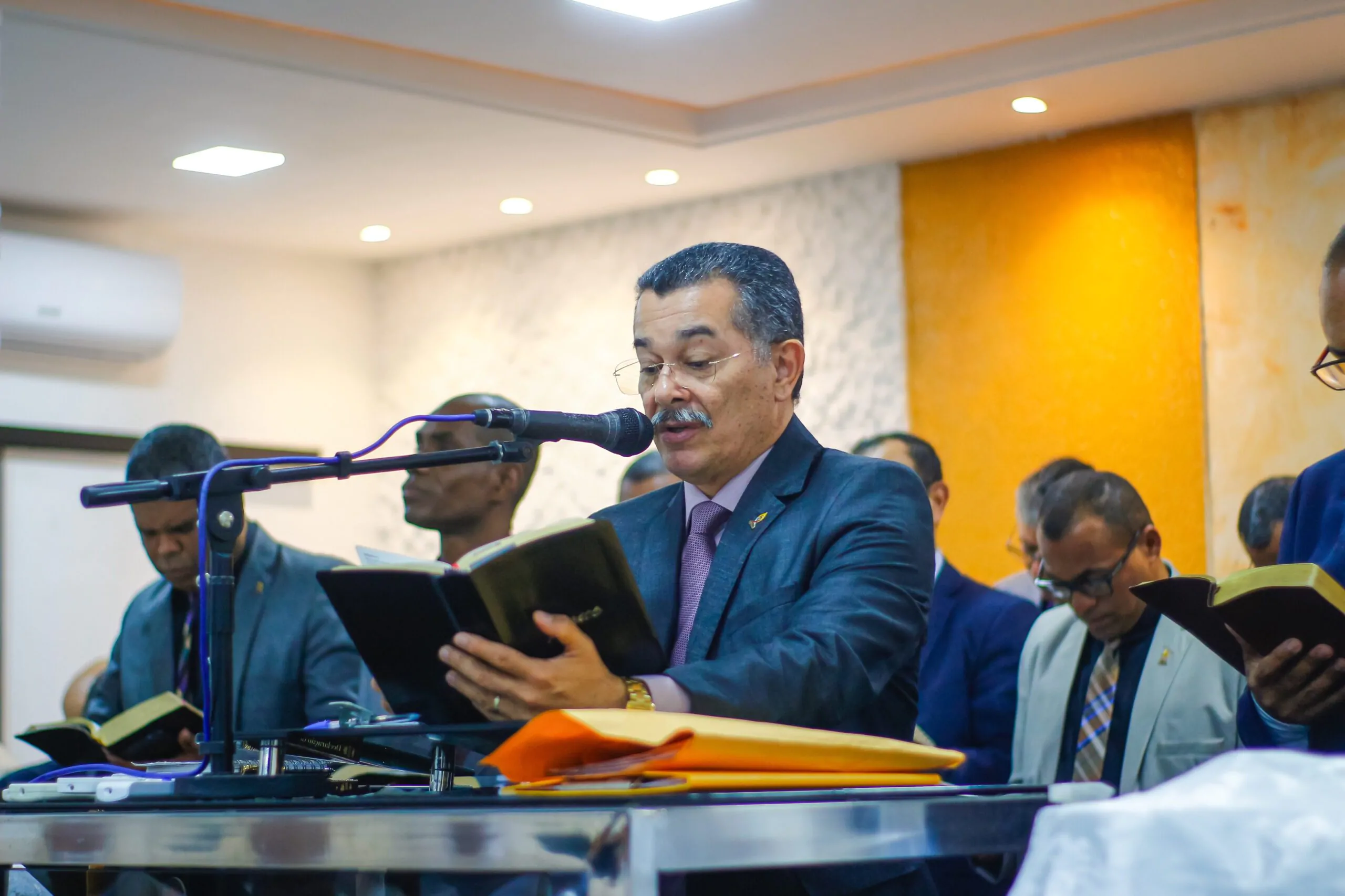 Culto de Santa Ceia destaca a mensagem da cruz e o sacrifício vicário de Cristo - Imagem: Anderson Siqueira/ADCOM