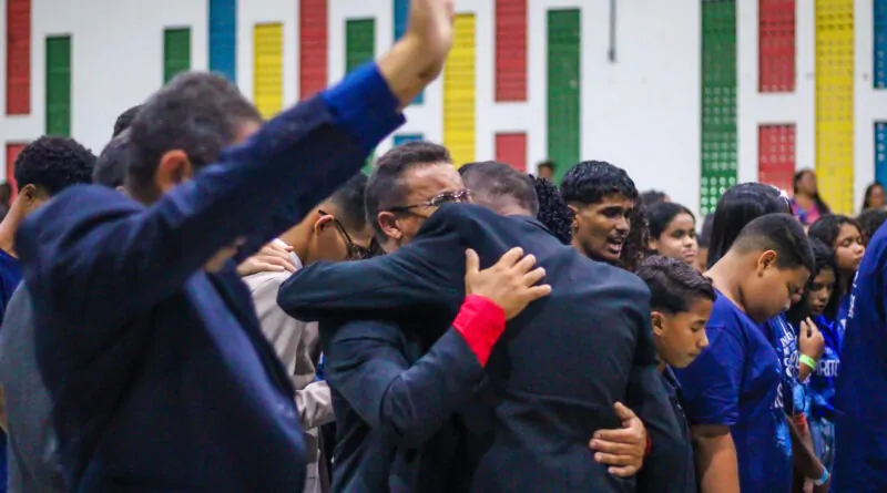 “Enchei-vos do Espírito”: encerramento do 11° Aviva Chã do Pilar resulta em decisões por Cristo - Imagem: Saulo Ezequiel/ADCOM