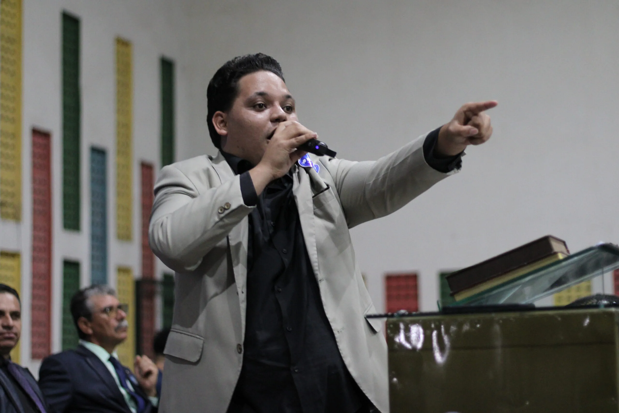 Vidas se rendem a Cristo na segunda noite do 11º Aviva Chã do Pilar - Imagem: Anderson Siqueira/ADCOM Vidas se rendem a Cristo na segunda noite do 11º Aviva Chã do Pilar - Imagem: Anderson Siqueira/ADCOM