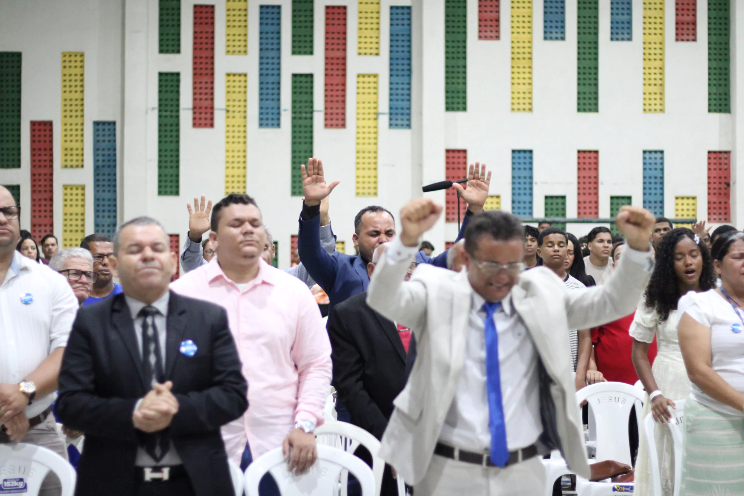 Vidas se rendem a Cristo na segunda noite do 11º Aviva Chã do Pilar - Imagem: Anderson Siqueira/ADCOM Vidas se rendem a Cristo na segunda noite do 11º Aviva Chã do Pilar - Imagem: Anderson Siqueira/ADCOM