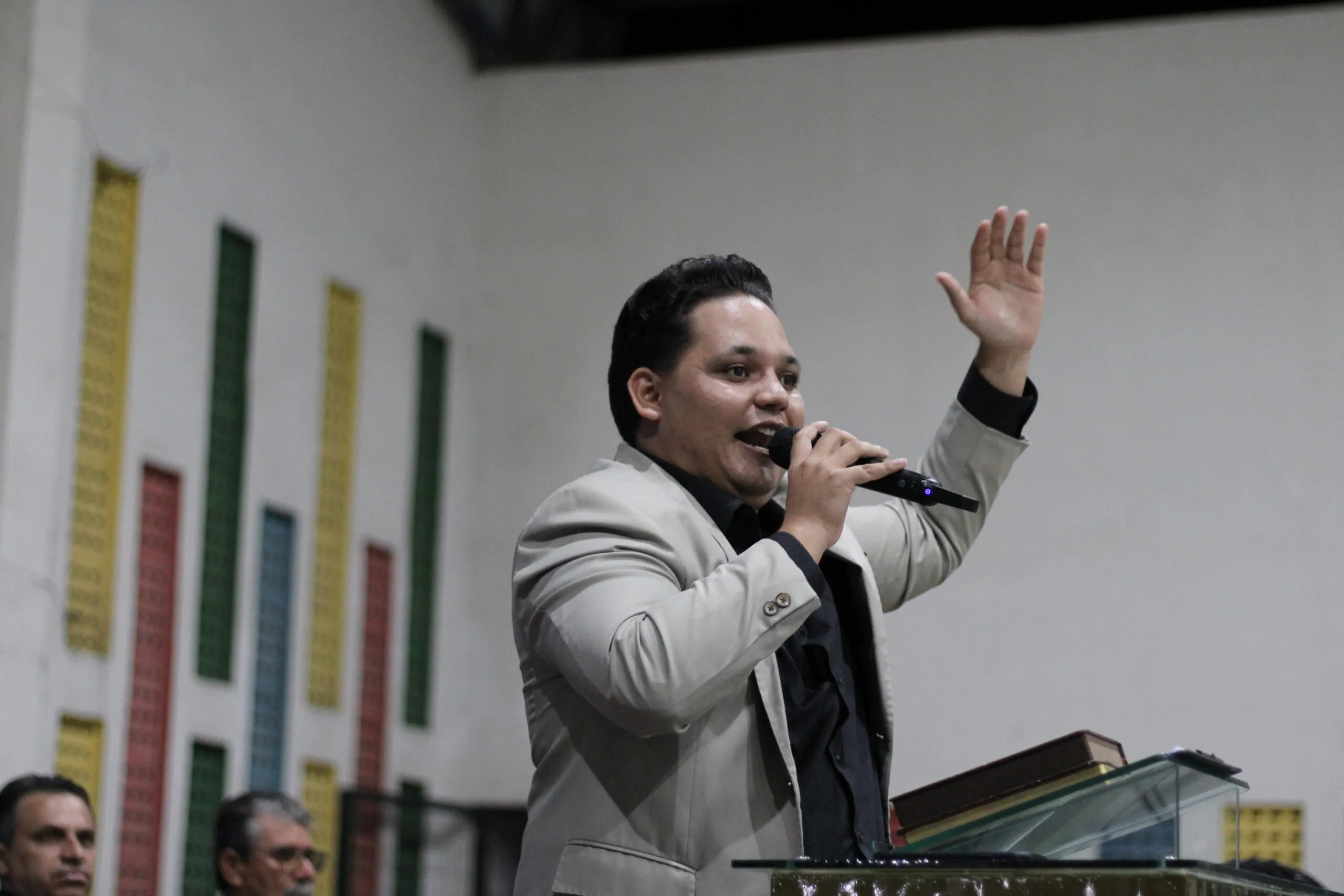 Vidas se rendem a Cristo na segunda noite do 11º Aviva Chã do Pilar - Imagem: Anderson Siqueira/ADCOM Vidas se rendem a Cristo na segunda noite do 11º Aviva Chã do Pilar - Imagem: Anderson Siqueira/ADCOM