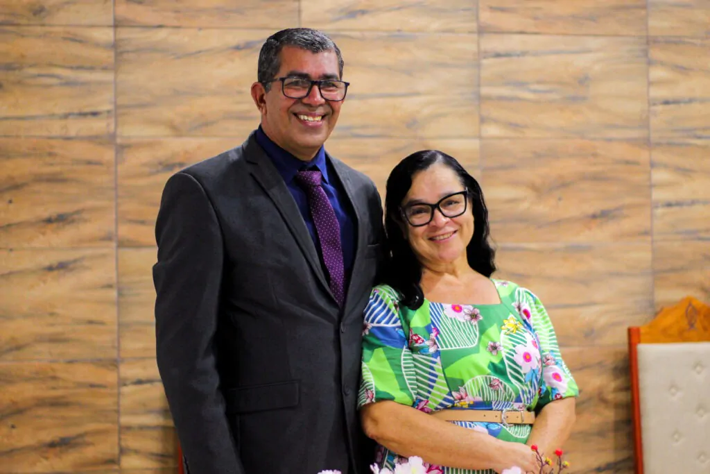 Presbítero Cícero Eduardo e esposa – Imagem: ADCOM / Mídia AD Chã do Pilar