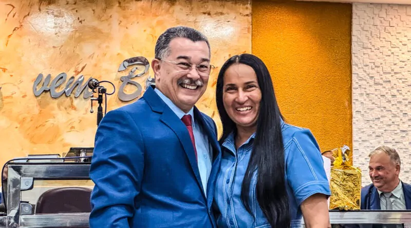 Culto da Família celebra os 37 anos de matrimônio do pastor Cláudio Lemos e da irmã Lucilene - Imagem: Ryan Cordeiro/ADCOM
